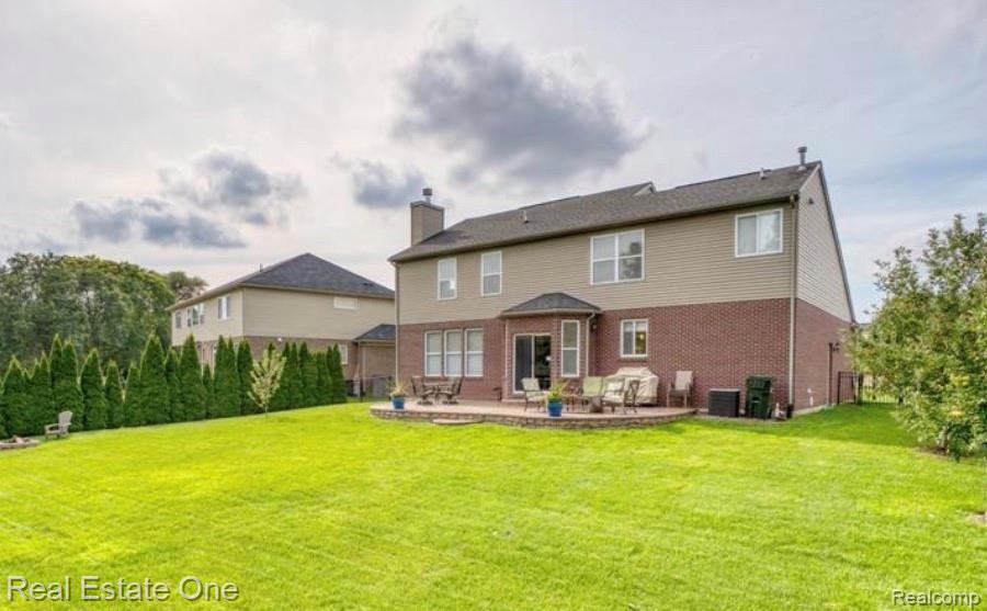 3751 Hogan Circle Rochester Hills, MI 48307 - Photo 3 of 47