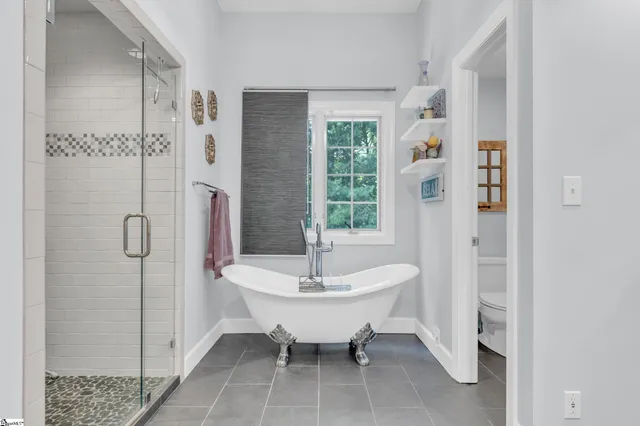 $937,500 | 34 Eagle Rock Road, Landrum, SC 29356