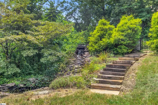 $937,500 | 34 Eagle Rock Road, Landrum, SC 29356