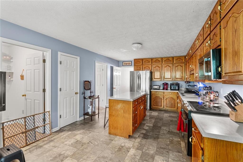 165 Hayes Circle Rex, GA 30273 - Photo 13 of 44