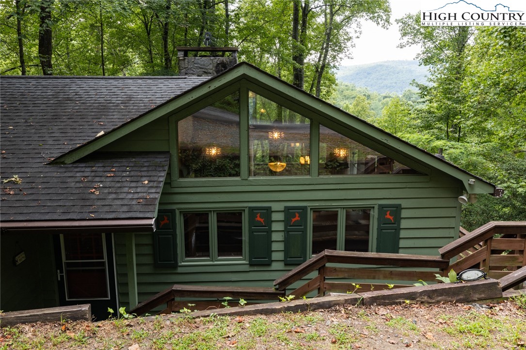 286 Deer Run Road Deep Gap, NC 28618 - Photo 1 of 27