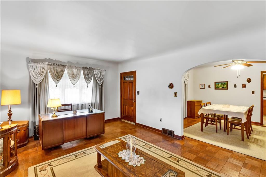 3700 Mt Troy Road Pittsburgh, PA 15212 - Photo 13 of 37