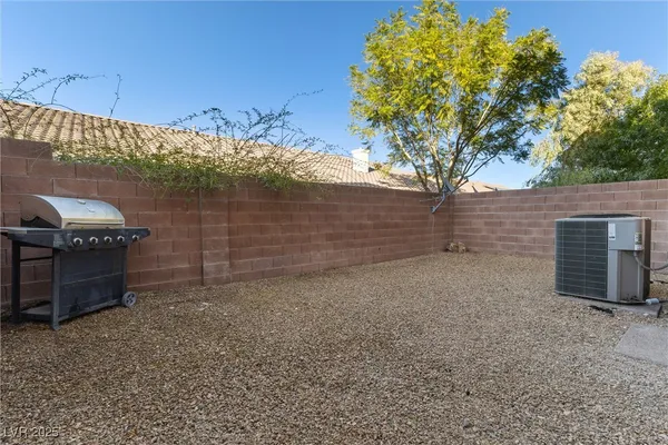 $1,950 | 9756 Villa La Mora Avenue, Las Vegas, NV 89147