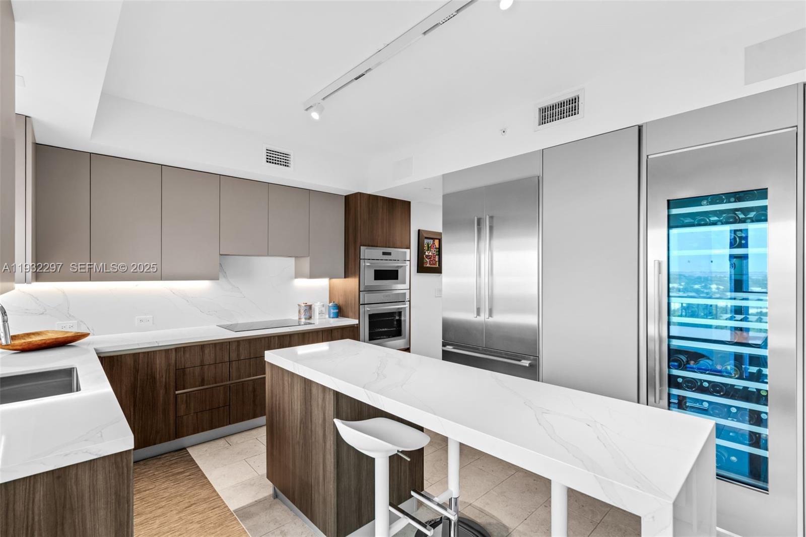 781 Crandon Boulevard, Unit 801 Key Biscayne, FL 33149 - Photo 13 of 49