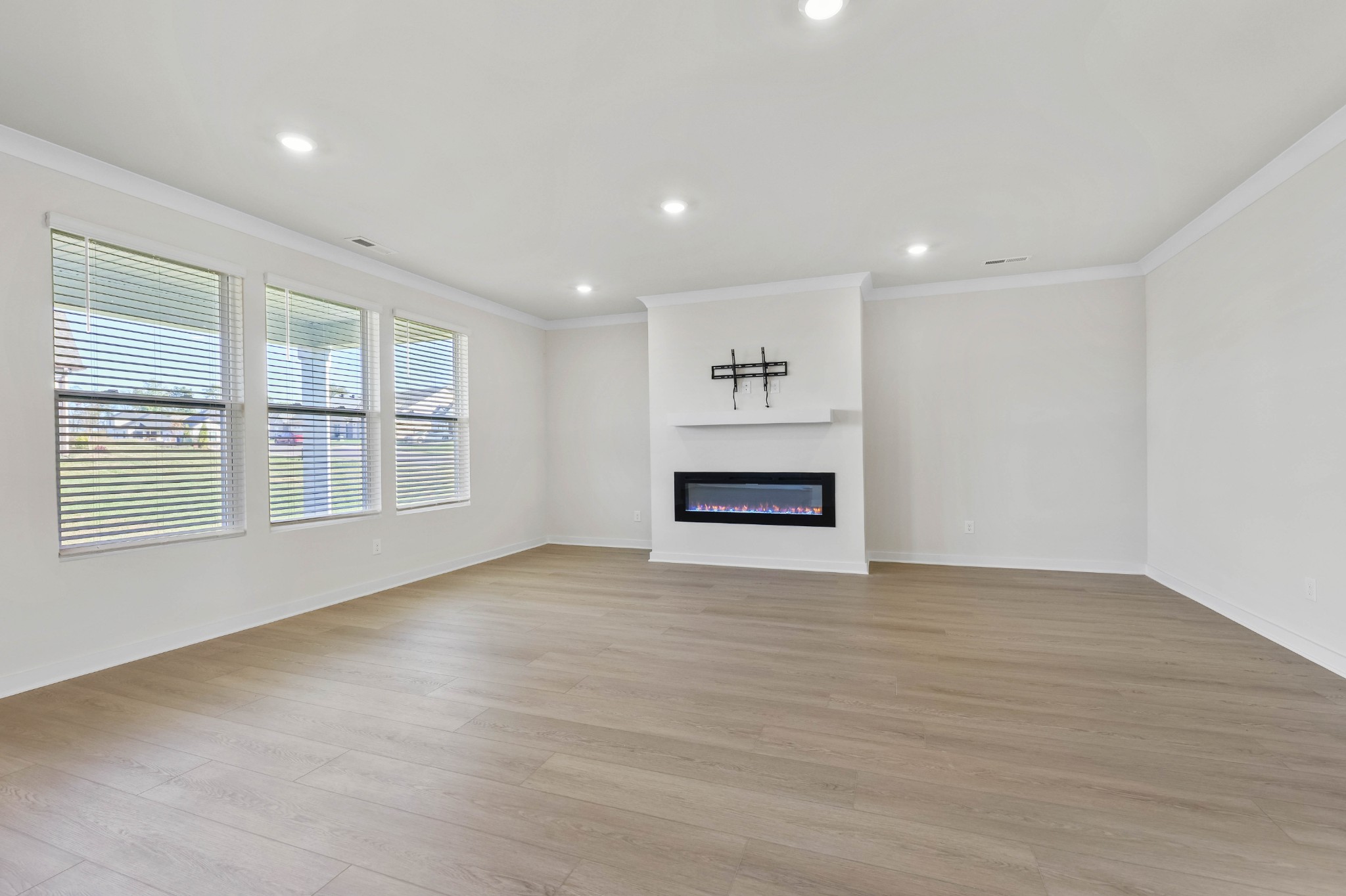 2041 Daniel Johnson Way Clarksville, TN 37043 - Photo 14 of 58