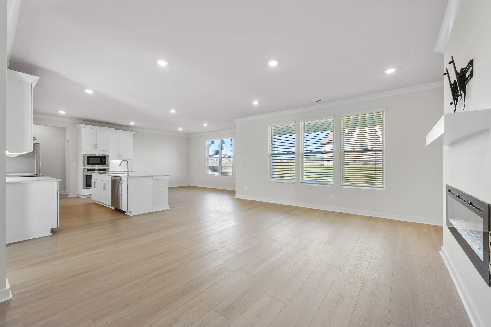 2041 Daniel Johnson Way Clarksville, TN 37043 - Photo 17 of 58