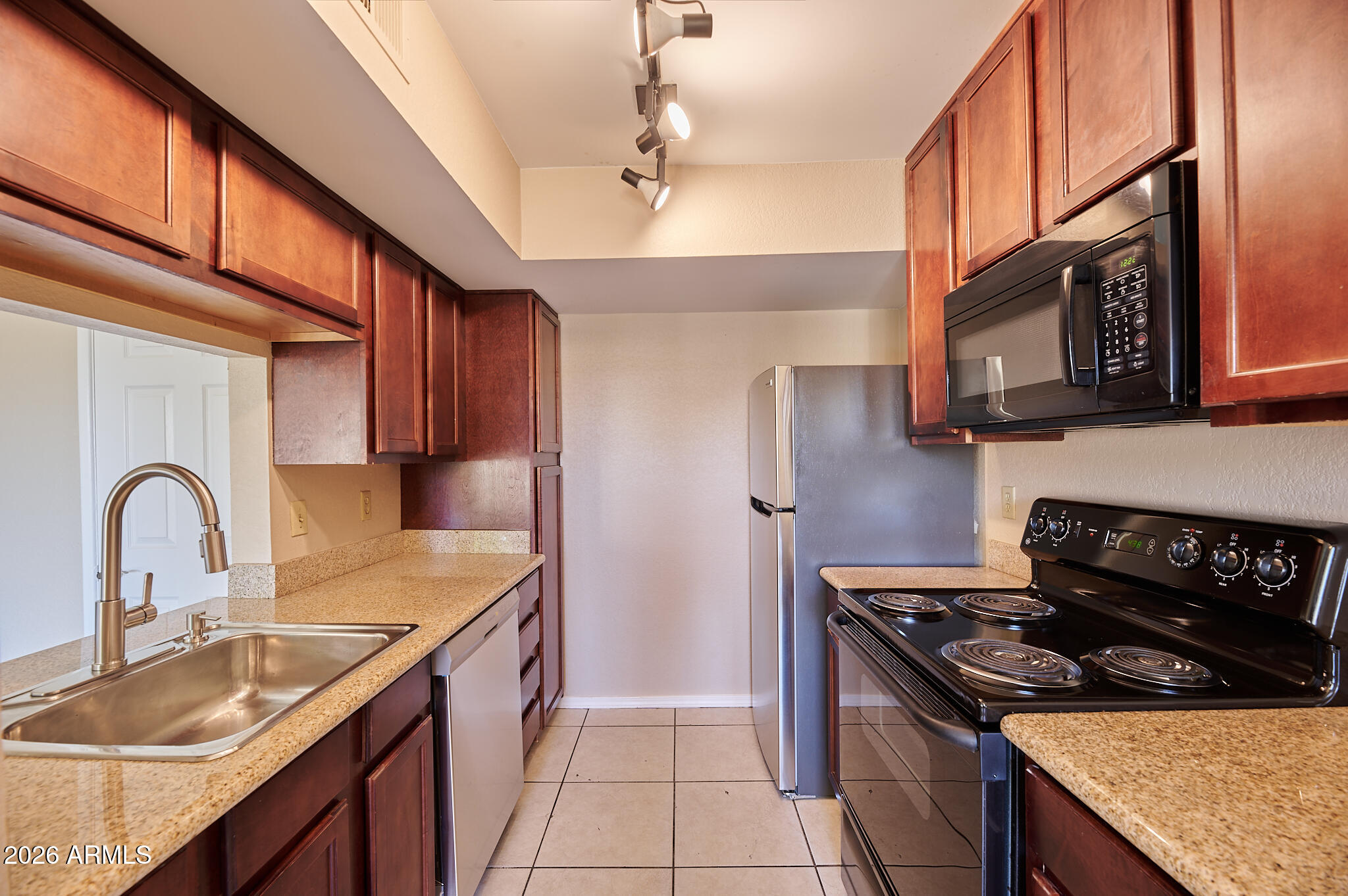 3500 North Hayden Road, Unit 310 Scottsdale, AZ 85251 - Photo 6 of 26 Kitchen