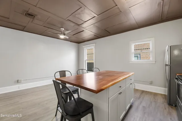 an empty room with a empty space and window