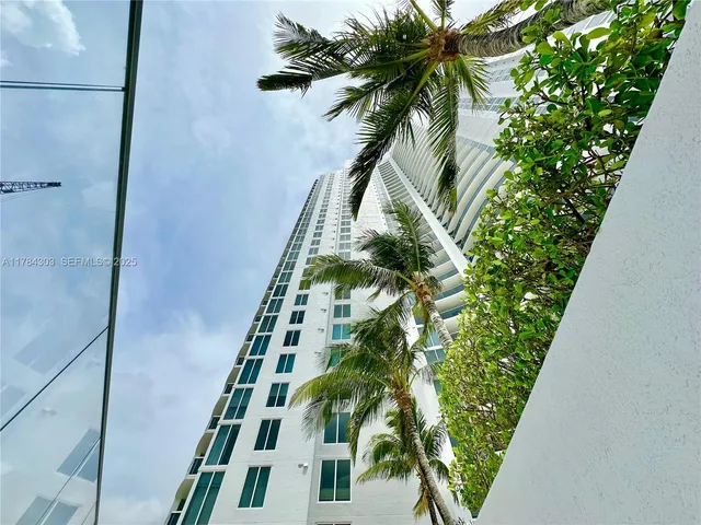 $3,000,000 | 18911 Collins Avenue, Unit 405, Sunny Isles Beach, FL 33160
