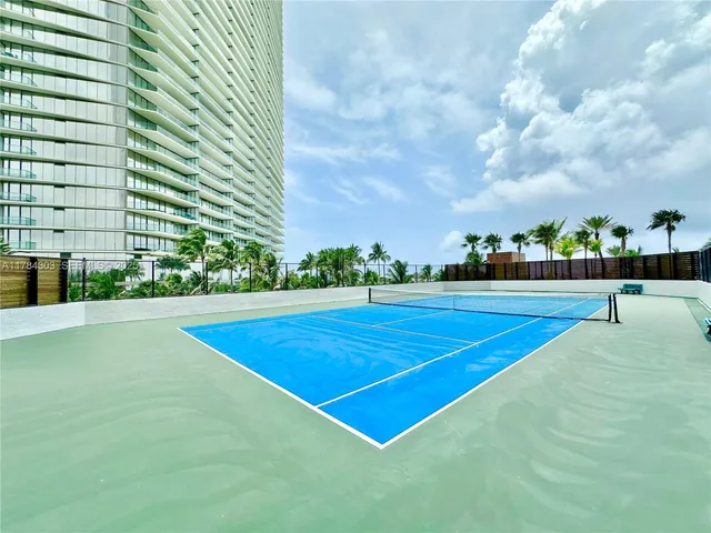 $3,000,000 | 18911 Collins Avenue, Unit 405, Sunny Isles Beach, FL 33160