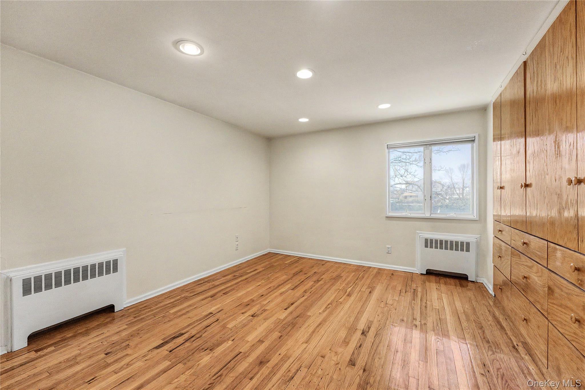 567 Oxford Road Cedarhurst, NY 11516 - Photo 18 of 31