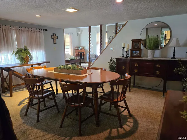 $200,000 | 18520 North 1450th Road, Macomb, IL 61455