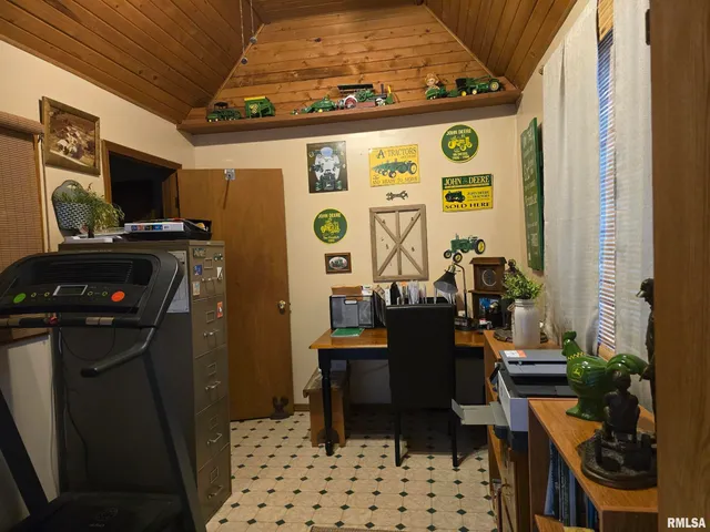 $200,000 | 18520 North 1450th Road, Macomb, IL 61455