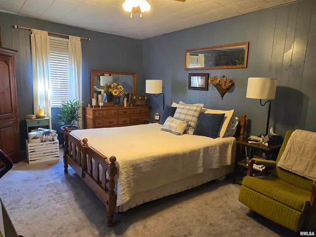 $200,000 | 18520 North 1450th Road, Macomb, IL 61455