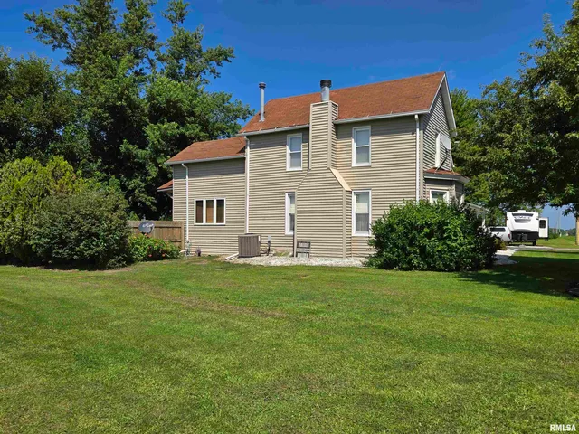 $200,000 | 18520 North 1450th Road, Macomb, IL 61455