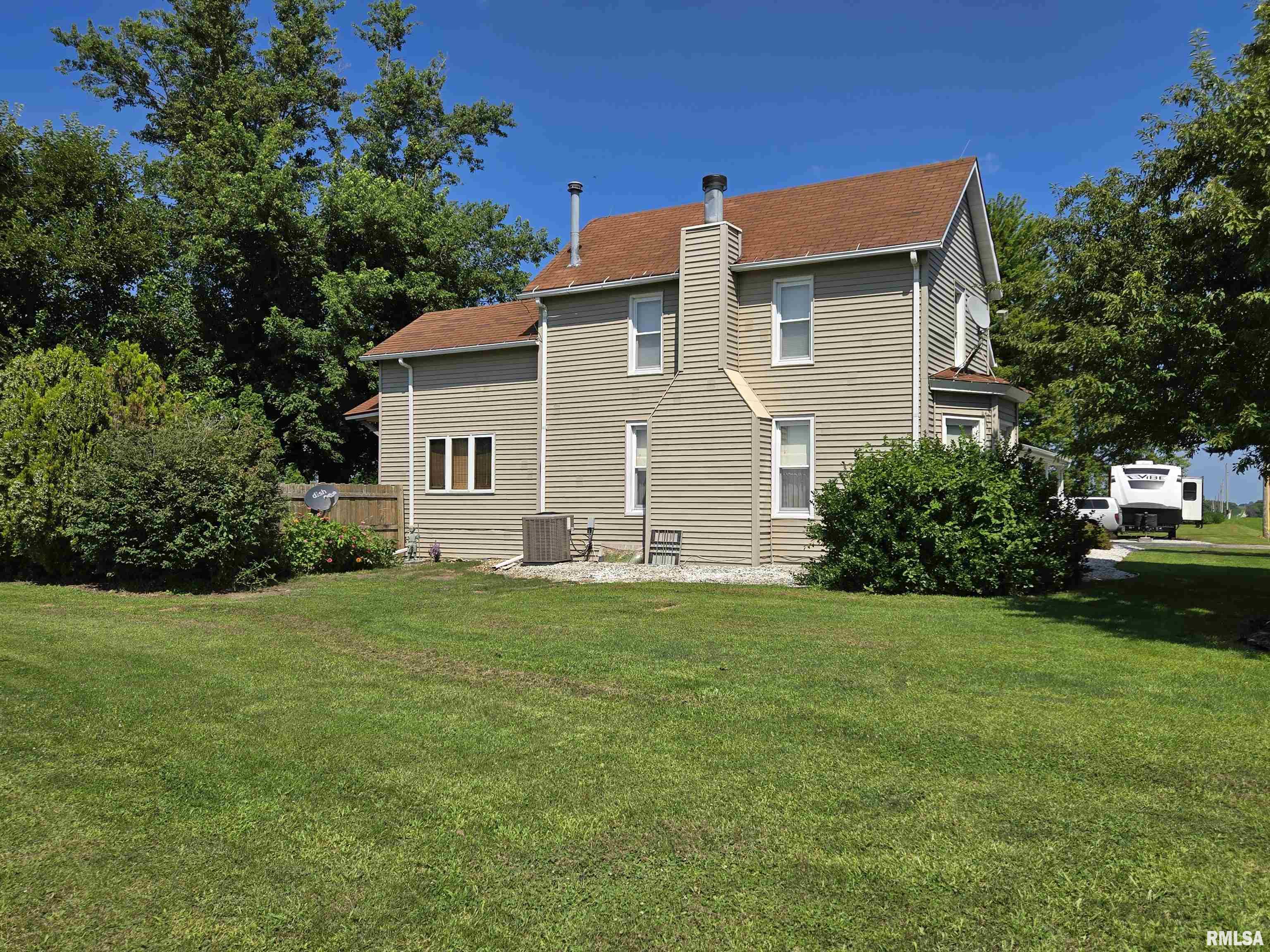 18520 North 1450th Road Macomb, IL 61455 - Photo 3 of 51