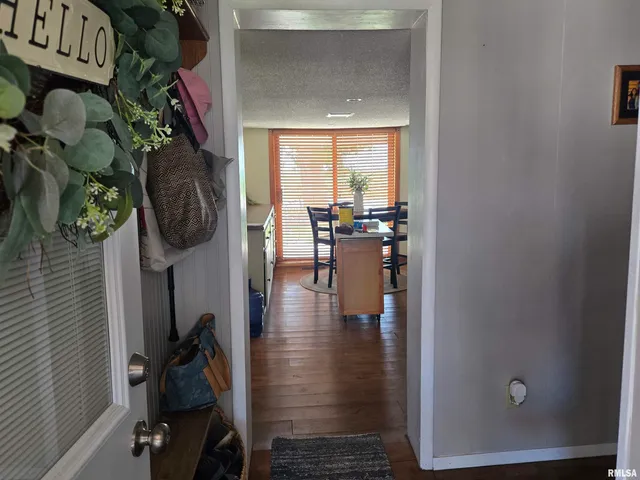 $200,000 | 18520 North 1450th Road, Macomb, IL 61455