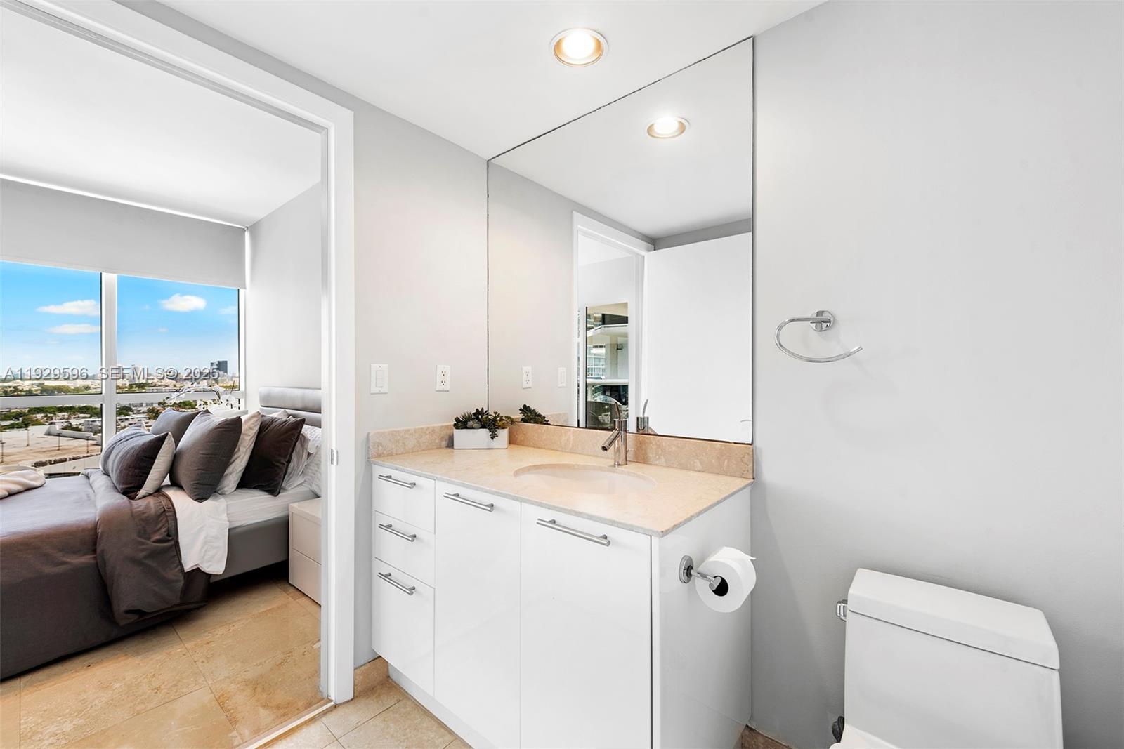 400 Alton Road, Unit 1805 Miami Beach, FL 33139 - Photo 18 of 41