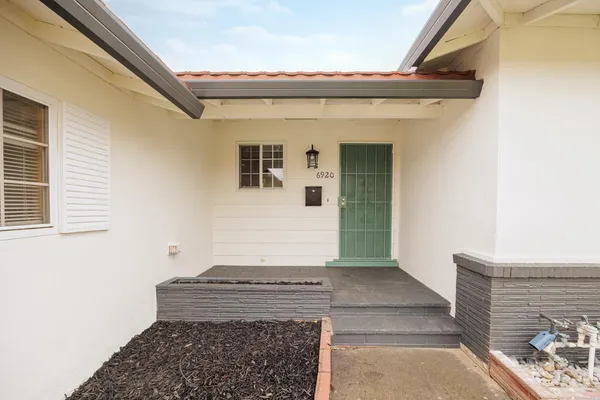 a view of entryway