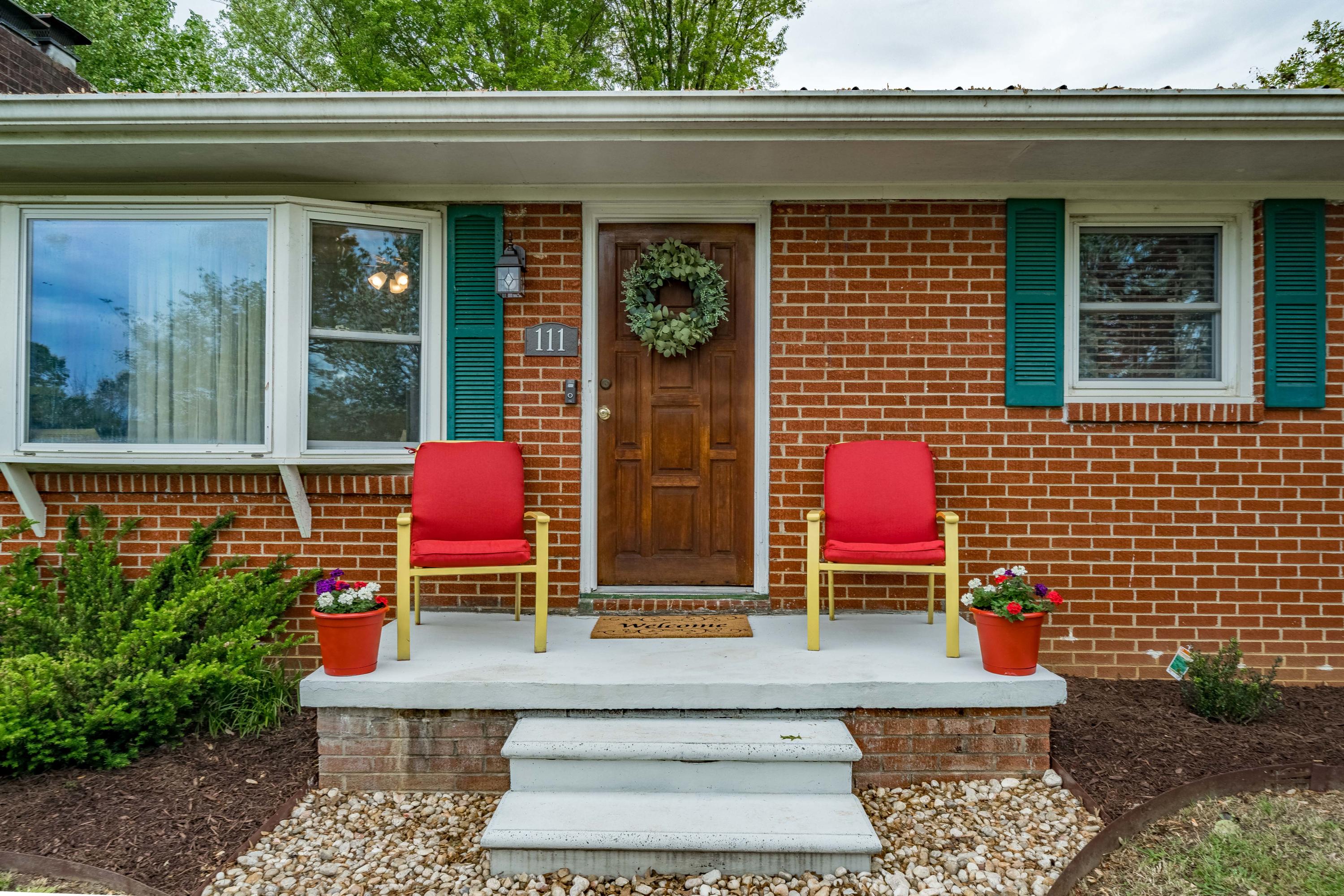 111 Fairridge Road Johnson City, TN 37604 - Photo 3 of 60 111 Fairridge Road (31 of 65)