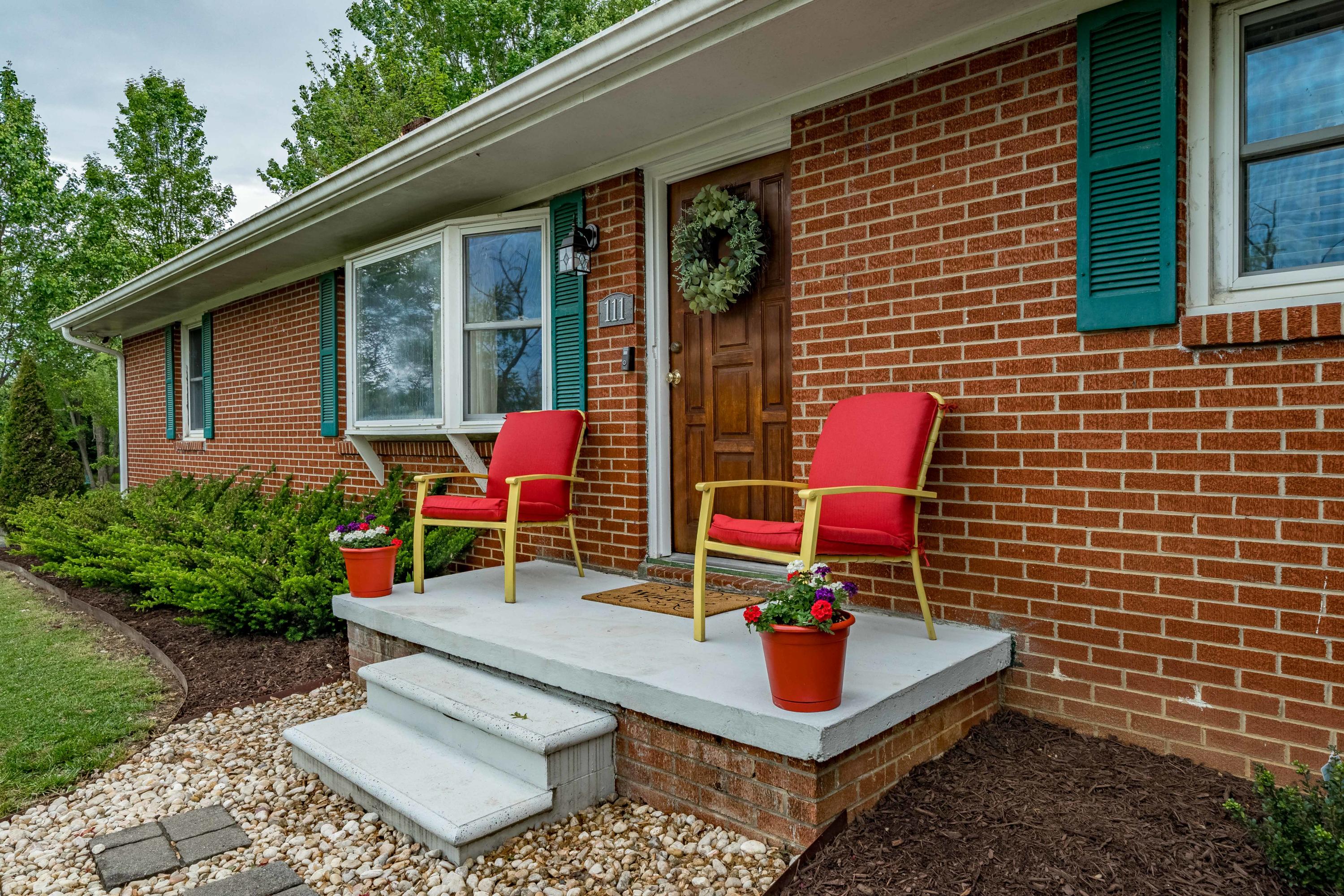 111 Fairridge Road Johnson City, TN 37604 - Photo 4 of 60 111 Fairridge Road (32 of 65)