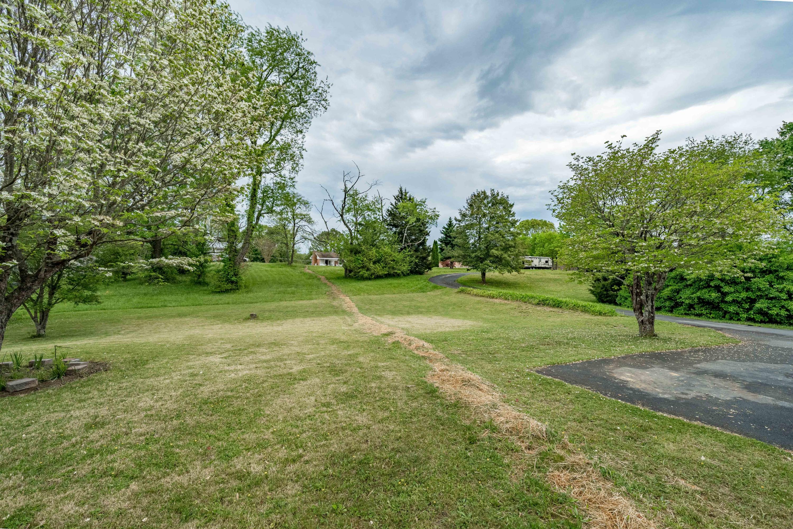 111 Fairridge Road Johnson City, TN 37604 - Photo 55 of 60 111 Fairridge Road (33 of 65)