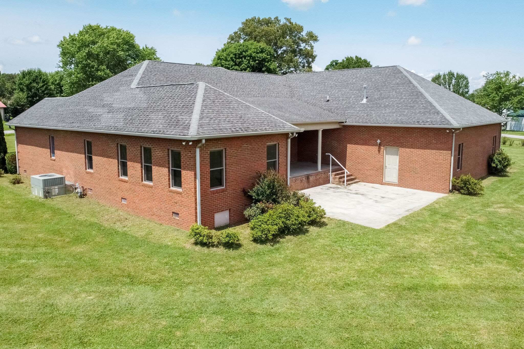 1169 Shedd Road Manchester, TN 37355 - Photo 25 of 36 front view of house with a yard
