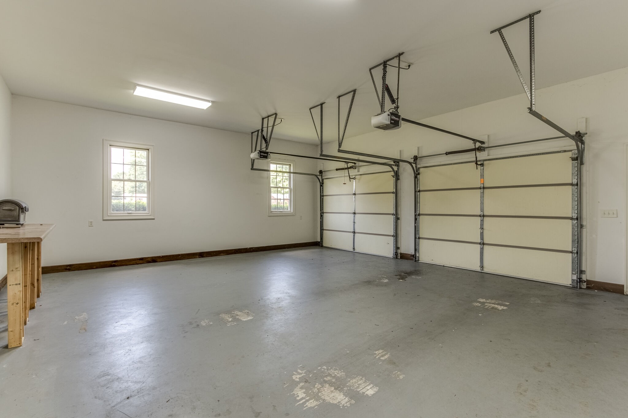 1169 Shedd Road Manchester, TN 37355 - Photo 27 of 36 a view of a garage with window