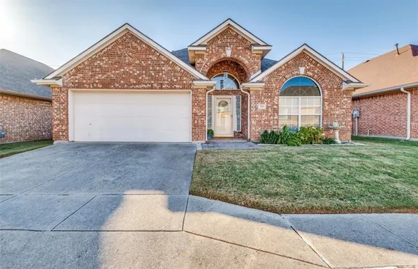 $2,600 | 2620 Britany Circle, Bedford, TX 76022