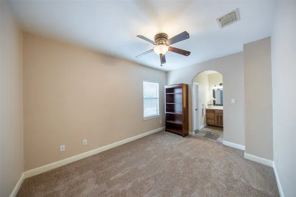 $767,000 | 10 Feather Fall Place, The Woodlands, TX 77381
