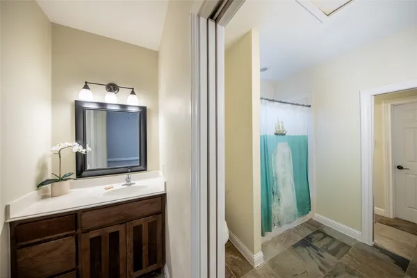 $767,000 | 10 Feather Fall Place, The Woodlands, TX 77381