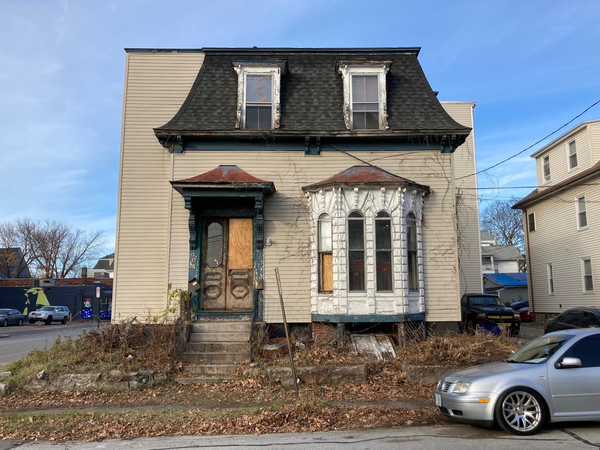 104 Harrison Street Manchester, NH 03104 - Photo 2 of 40