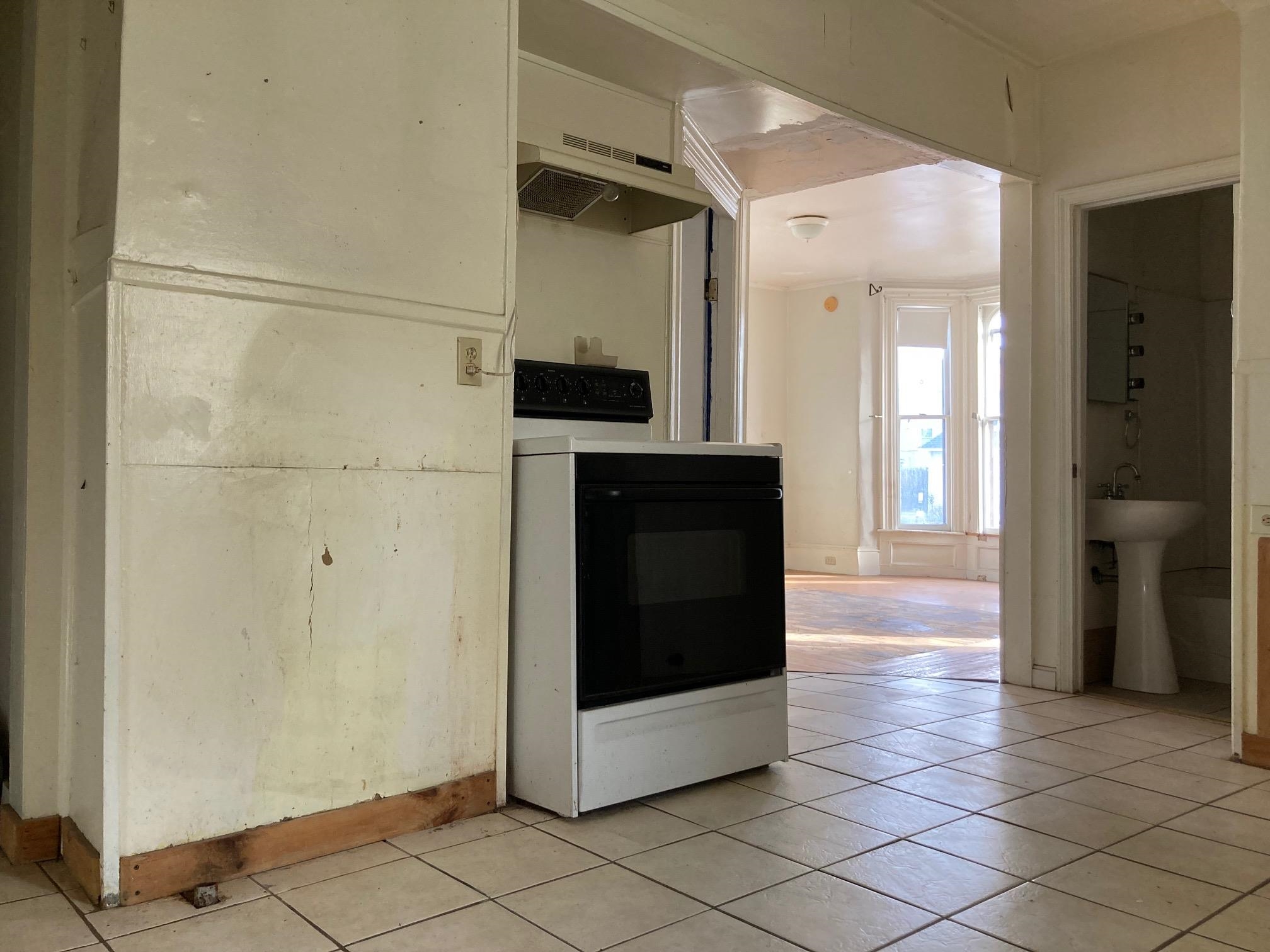 104 Harrison Street Manchester, NH 03104 - Photo 11 of 40
