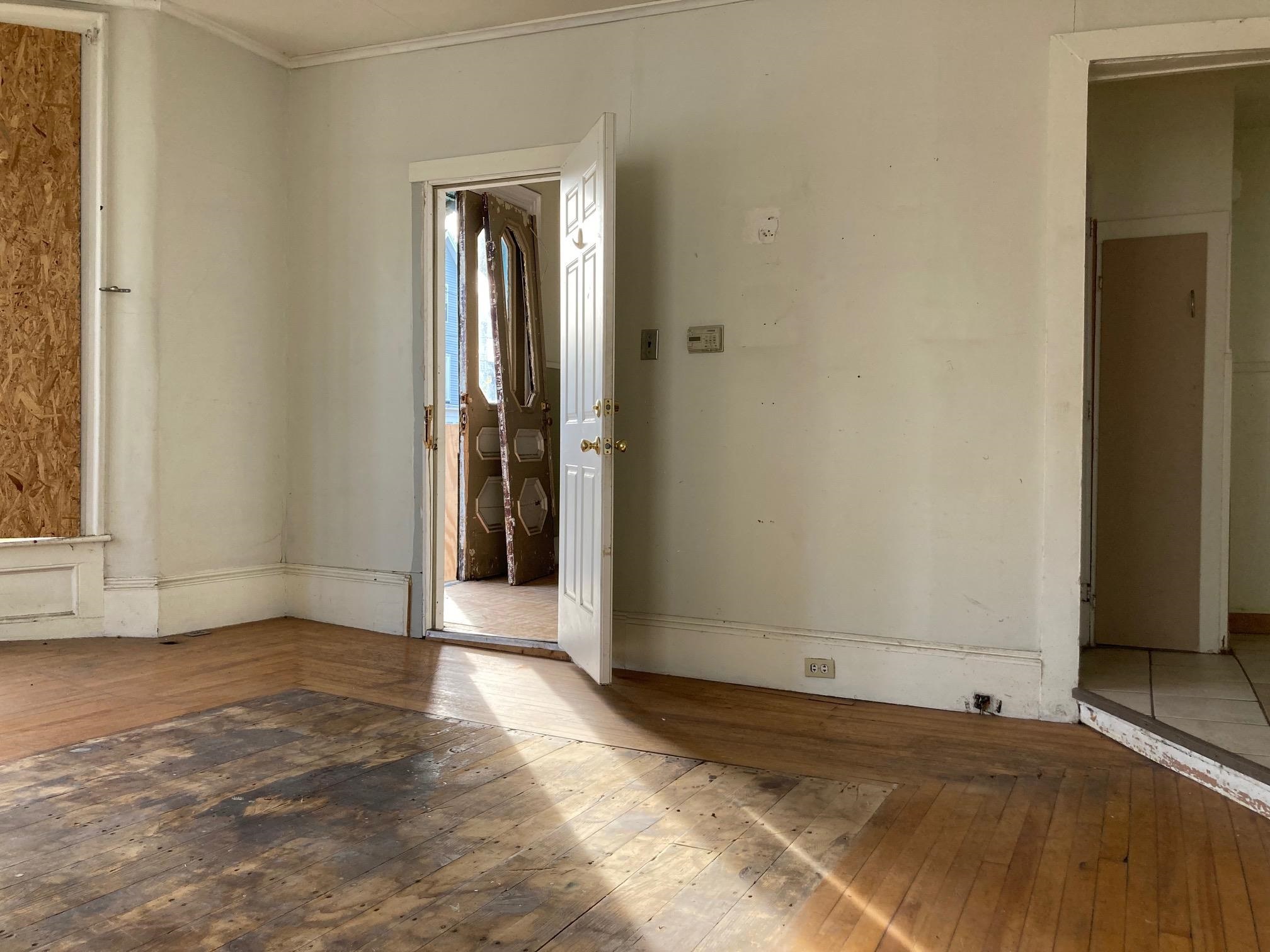 104 Harrison Street Manchester, NH 03104 - Photo 7 of 40