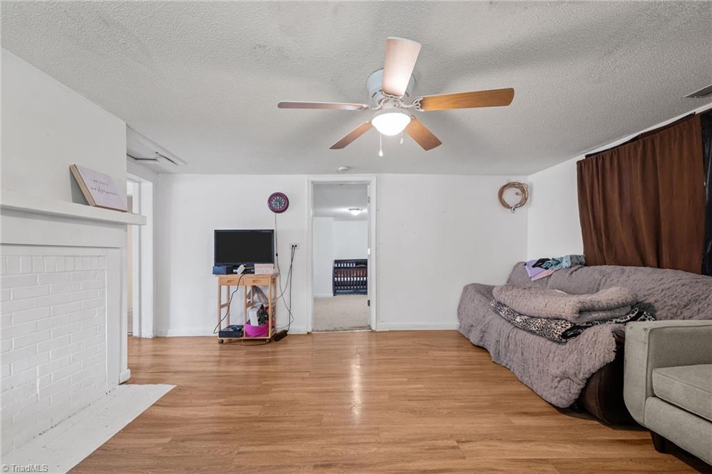 366 Brooks Road Reidsville, NC 27320 - Photo 3 of 14