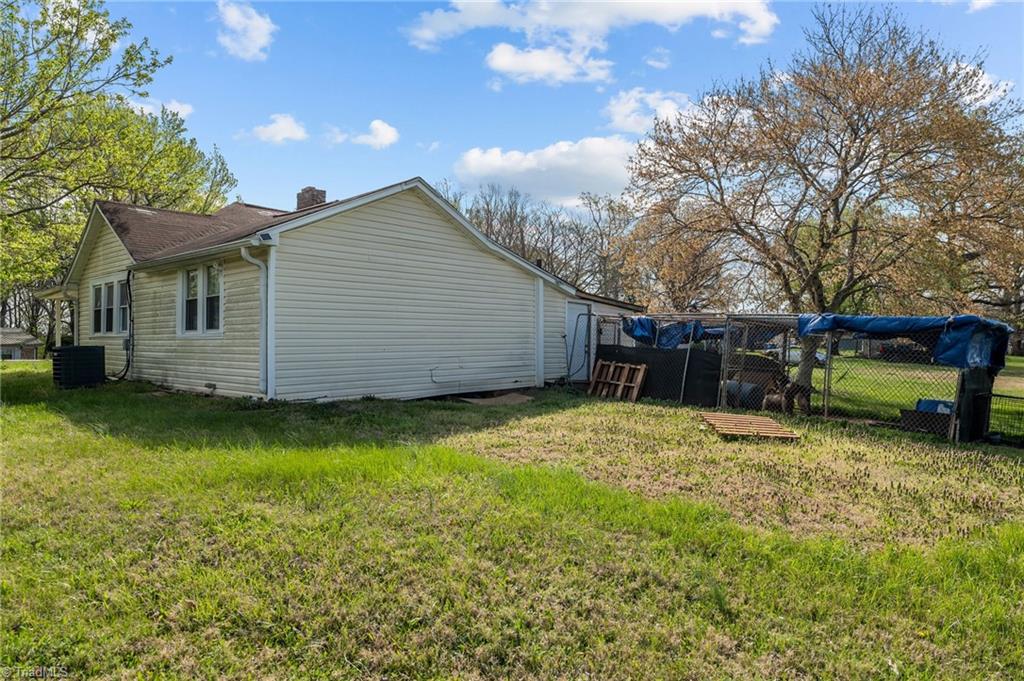 366 Brooks Road Reidsville, NC 27320 - Photo 9 of 14