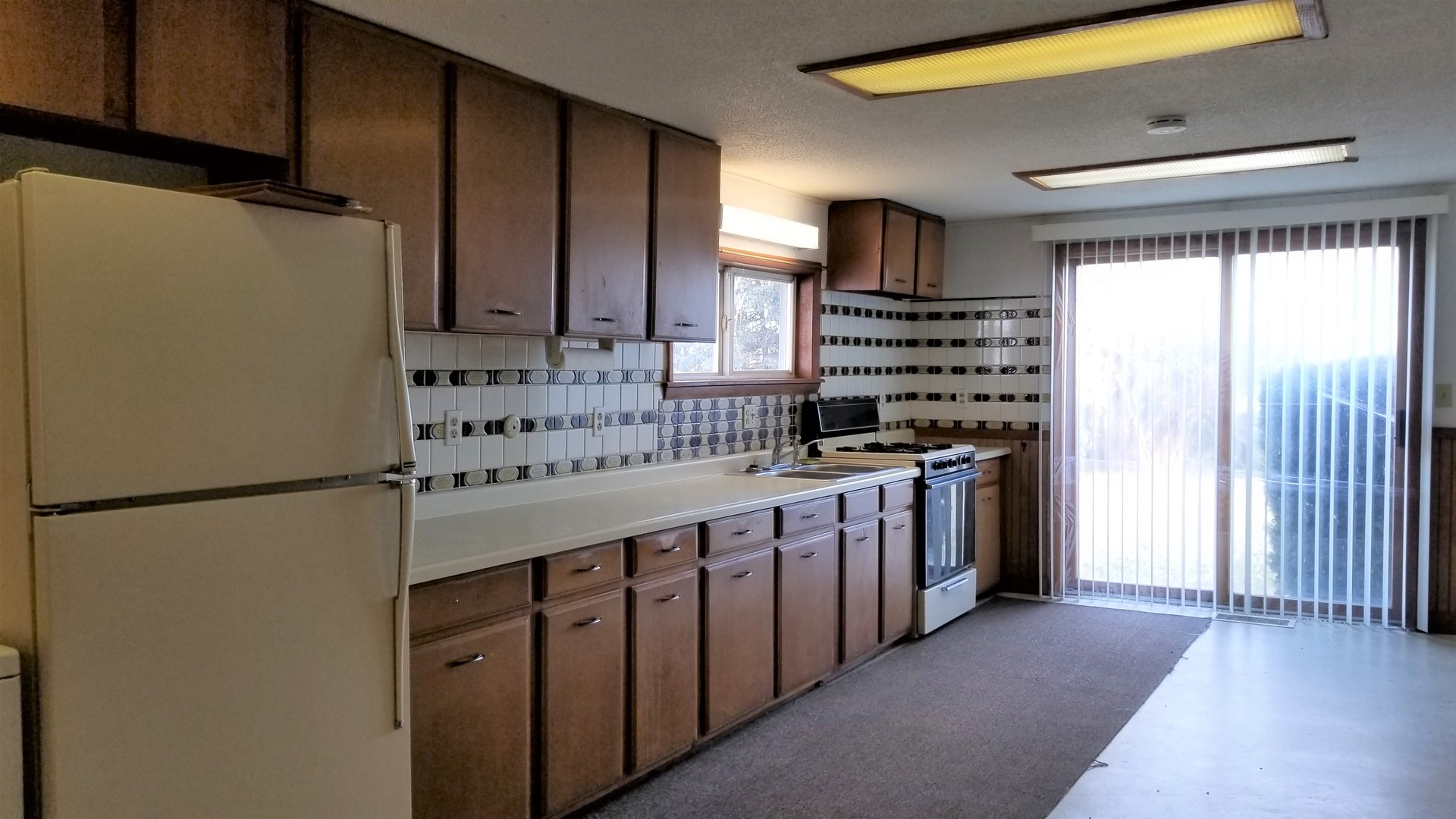 8760 Garden Plain Road Morrison, IL 61270 - Photo 8 of 17