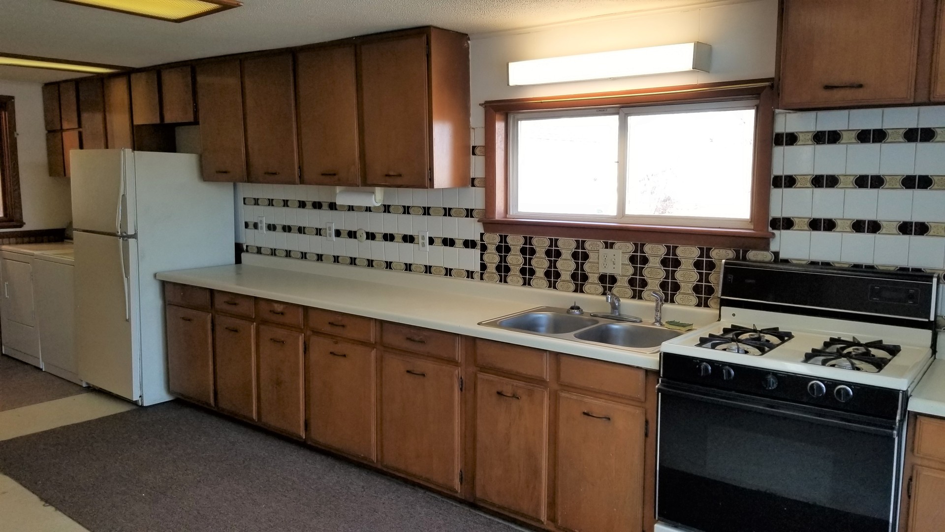 8760 Garden Plain Road Morrison, IL 61270 - Photo 9 of 17