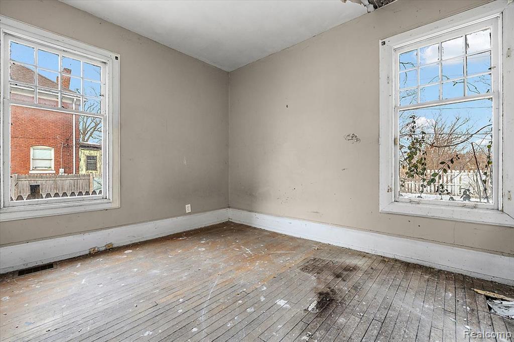 3000 Field Street Detroit, MI 48214 - Photo 16 of 77