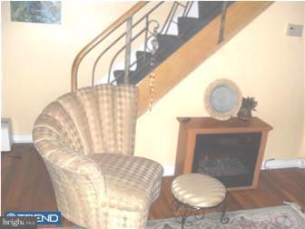 358 East Claremont Road Philadelphia, PA 19120 - Photo 3 of 12 Living Room
