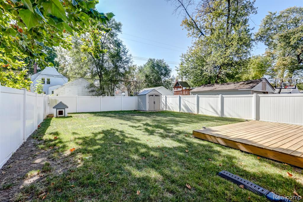 2155 Columbia Road Berkley, MI 48072 - Photo 30 of 30