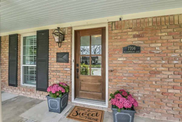 $699,900 | 7706 Meadowbriar Lane, Houston, TX 77063