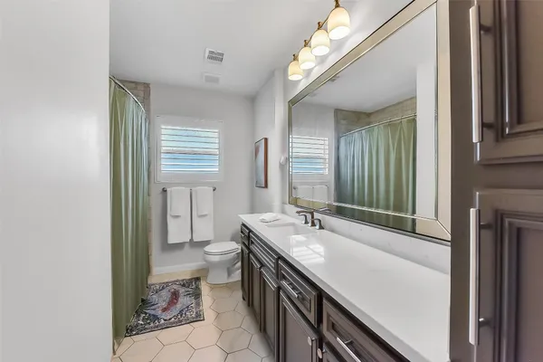 $685,000 | 7706 Meadowbriar Lane, Houston, TX 77063