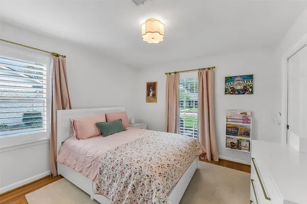 $665,000 | 7706 Meadowbriar Lane, Houston, TX 77063