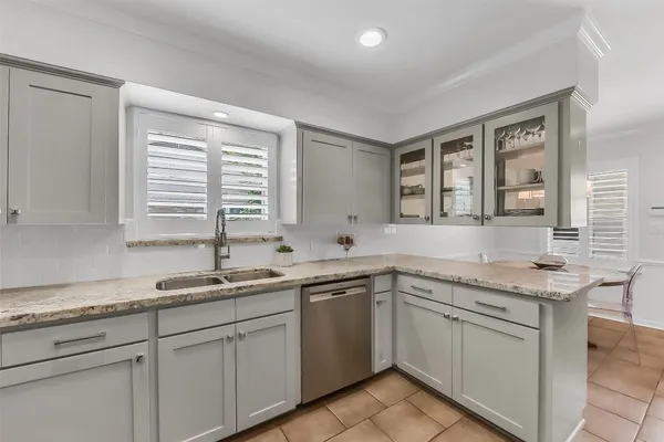 $685,000 | 7706 Meadowbriar Lane, Houston, TX 77063