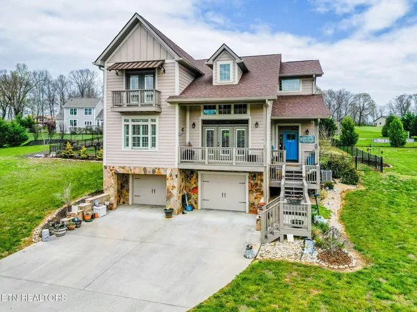 $569,900 | 1958 River Mist Circle, New Market, TN 37820