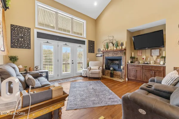 $569,900 | 1958 River Mist Circle, New Market, TN 37820