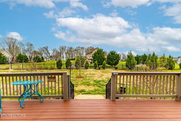 $569,900 | 1958 River Mist Circle, New Market, TN 37820