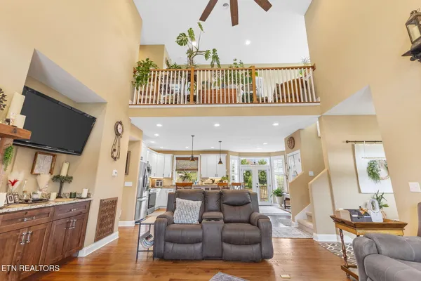 $569,900 | 1958 River Mist Circle, New Market, TN 37820