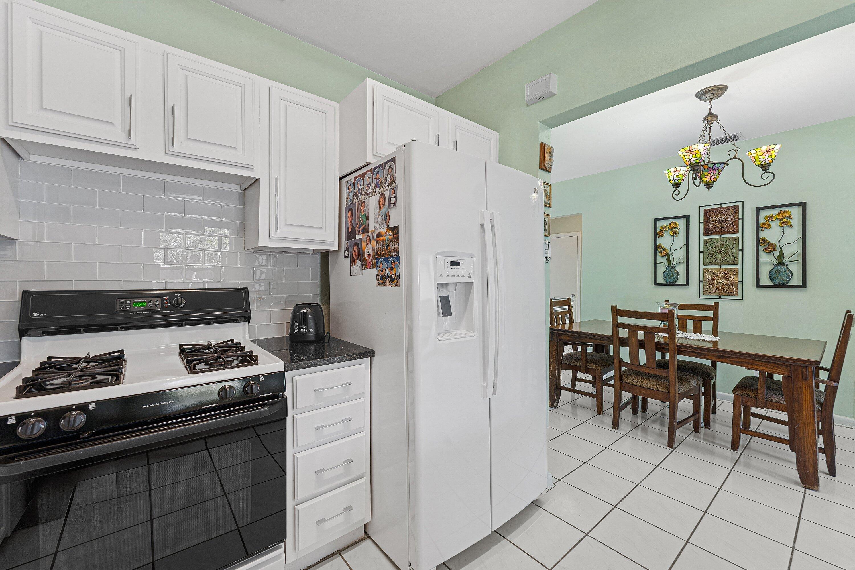 3421 Eastview Avenue West Palm Beach, FL 33407 - Photo 15 of 48 018-3421EastviewAvenue-WestPalmBeach-FL-